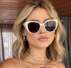 Prada Spr 19Zs 1425S0 Kadın Güneş Gözlüğü